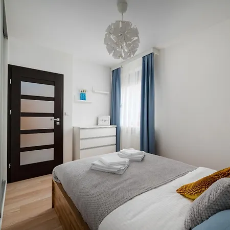 Apartment Siekierki Serene By Bookinghost Warschau